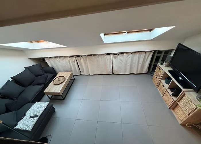 Cosy Rooftop Centre Apartment Nice