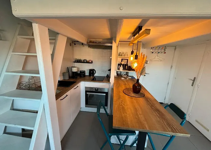 Cosy Rooftop Centre Apartment Nice
