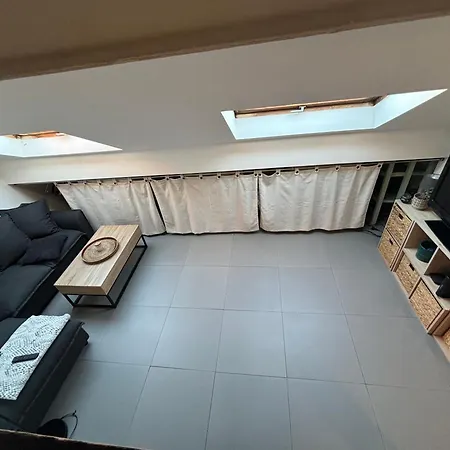 Cosy Rooftop Centre Apartment Nizza